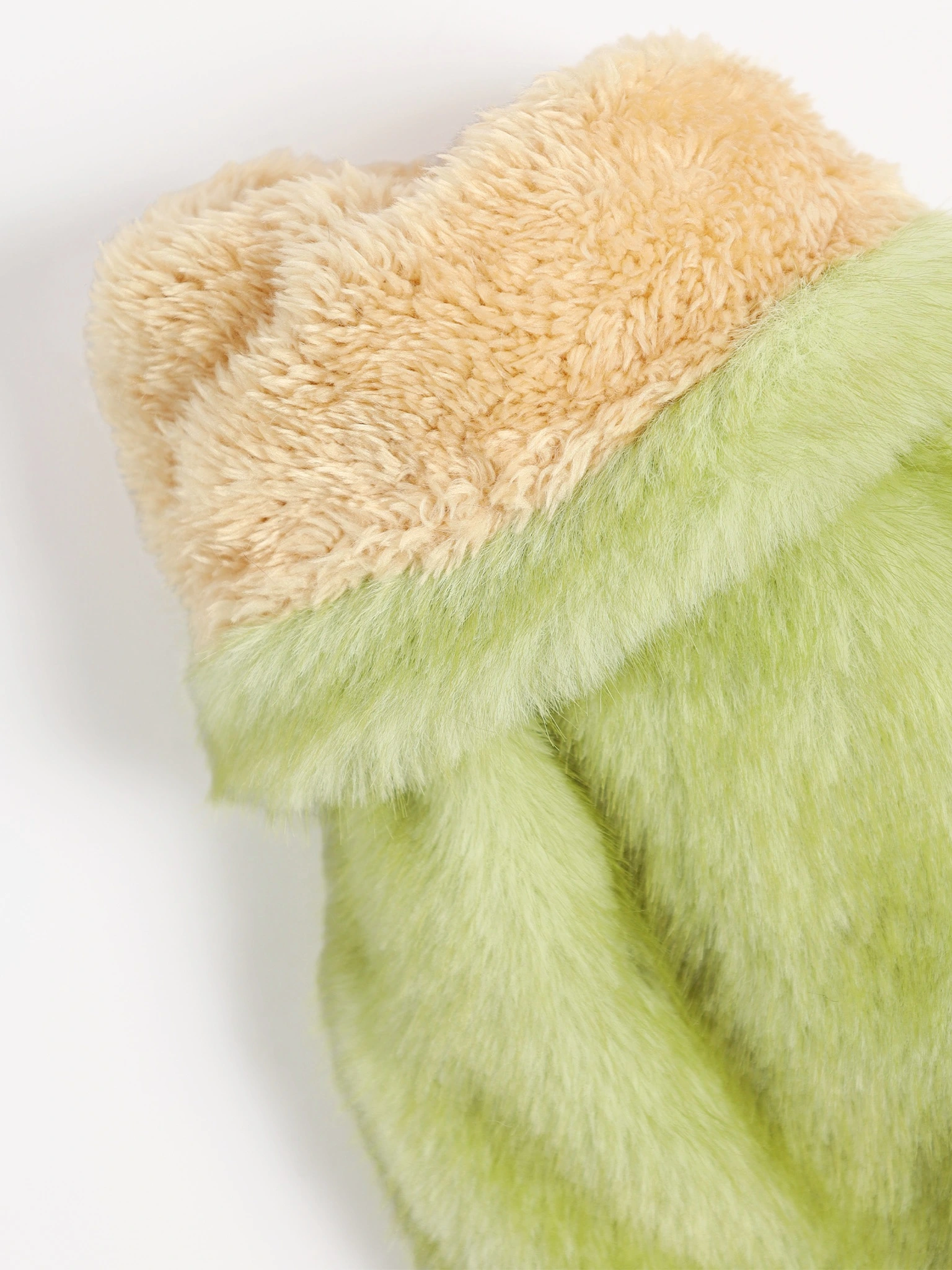 Варежки из искусственного меха в ассортименте